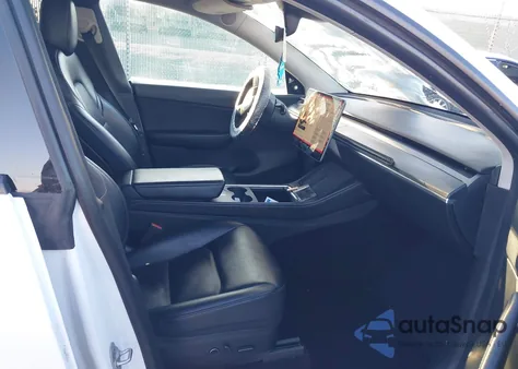 2021 Tesla Model Y Long Range Dual Motor All-Wheel Drive z USA, uszkodzony, nr VIN 5YJYGAEE6MF180357